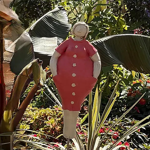 Badedame, rotes Kleid, Gartenfigur - FRANZART KERAMIK