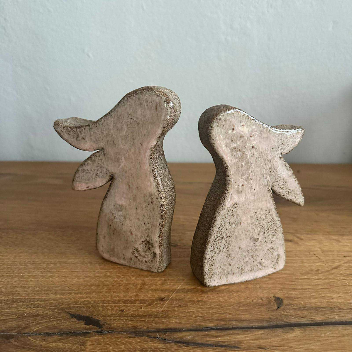 Keramikosterhase in rosa/grau - FRANZARTKERAMIK