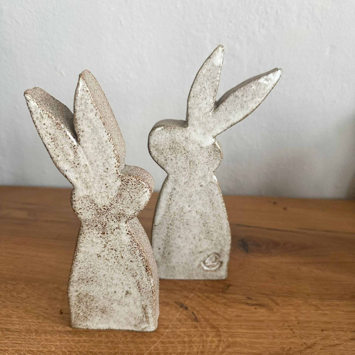 Keramikosterhase in weiß/ grau - FRANZARTKERAMIK