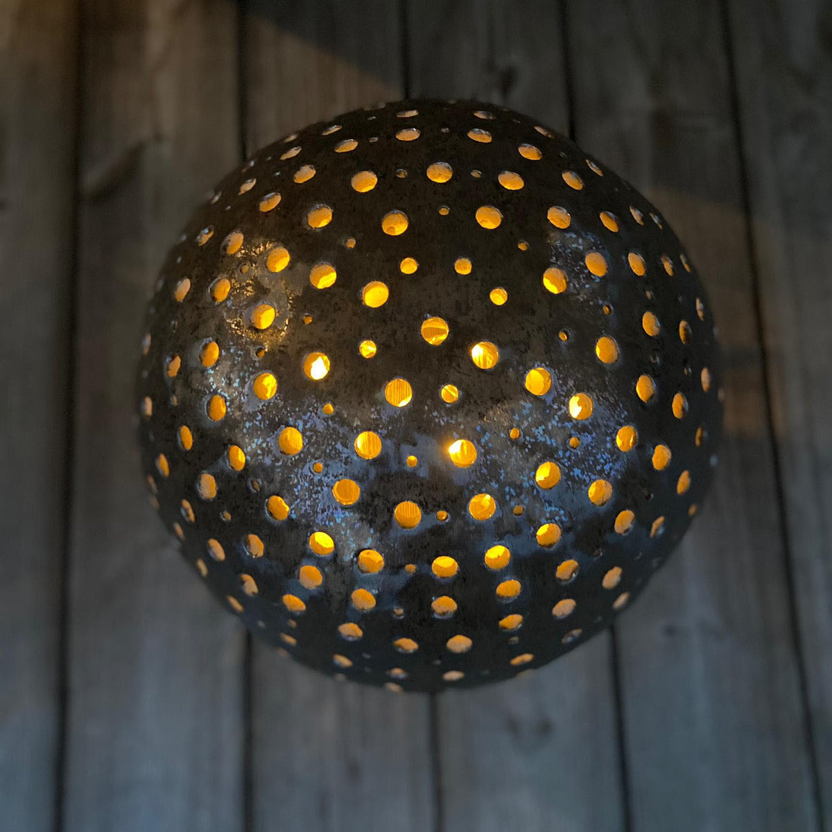 Lichterkugel aus Keramik, Ø ca 40 cm - FRANZARTKERAMIK